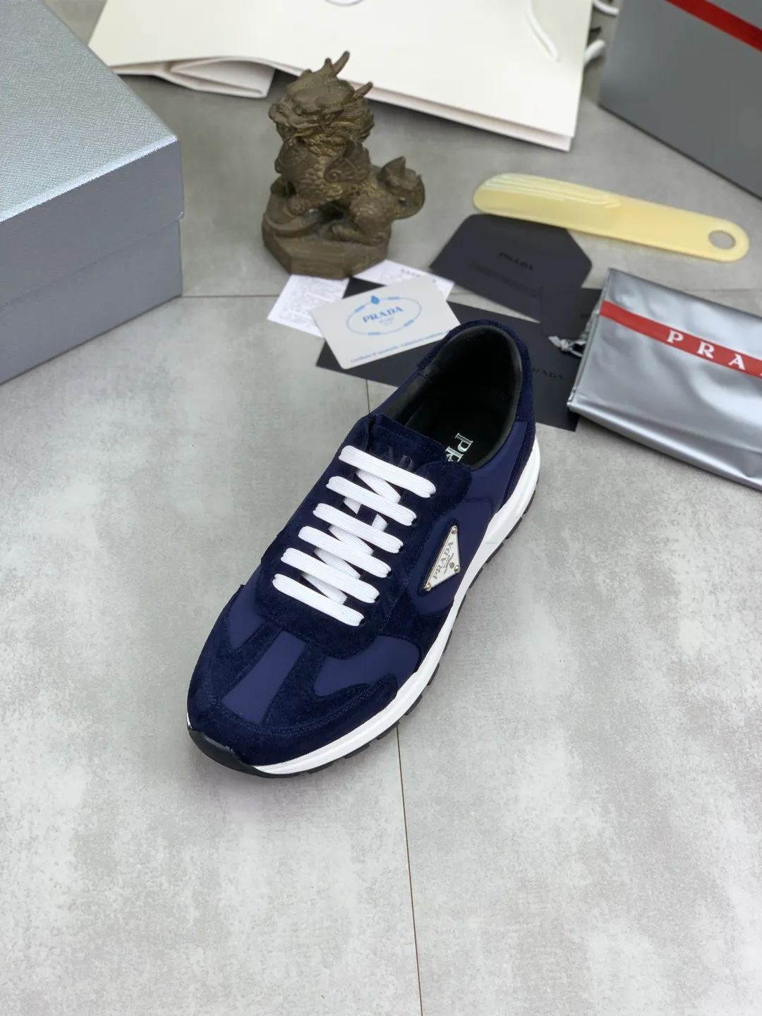 Men's men's shoes💰P580💰【New model】Top quality, new popular models on the official website, which will never go out of style for a century,🆘 The trendy brand (Prada) mainly promotes popular models, avant-garde and versatile fashionable men's shoes, private version molding, cowhide surface splicing 1:1 oil edge processing... fashionable and simple, original imported cowhide interior cowhide feet; the atmosphere and personality are more fashionable, eye-catching and pursuing class. It will subvert old ideas and be a must-have for fashionistas who want to spend time with you! Must keep it! High-end comfort, high-end quality workmanship. Size: 38-44 Various colors available. full package